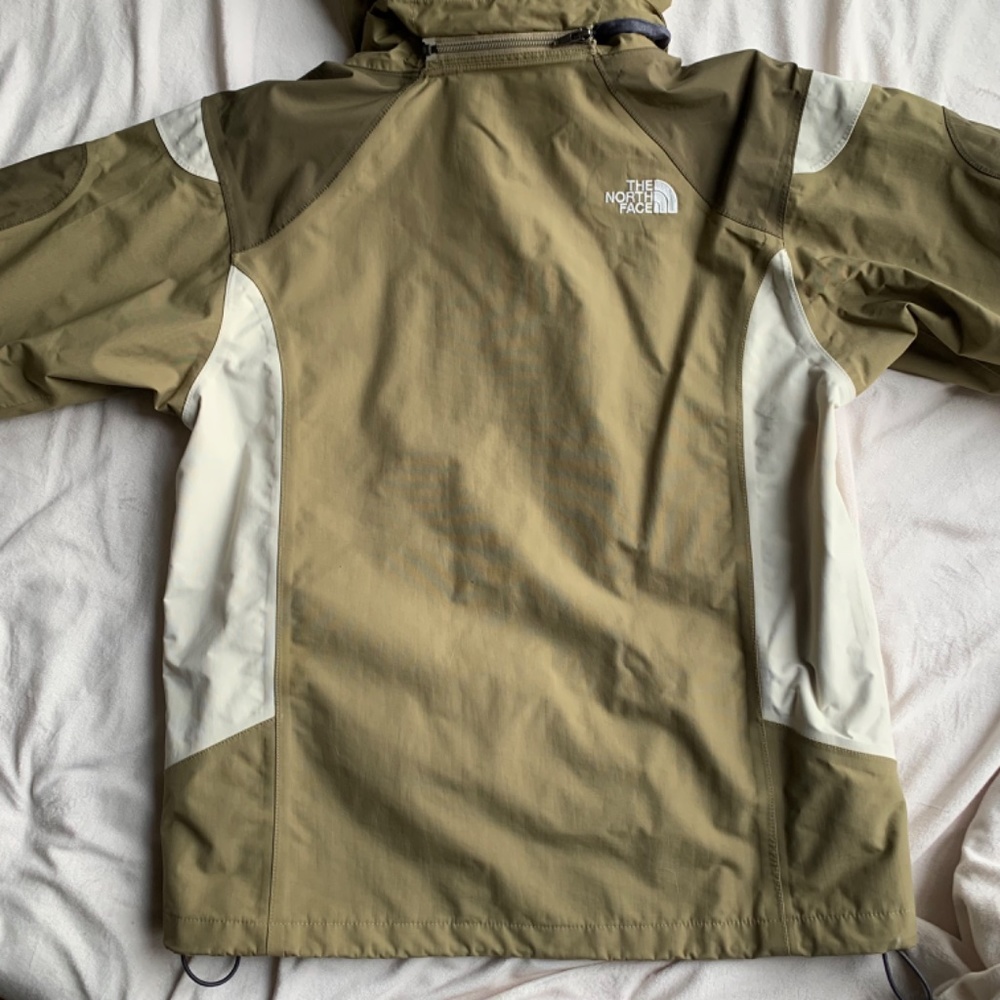 The North Face waterproof jacket, ski/snowbord - Picture 3 of 10